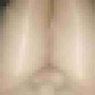 Mann-Sucht-Sie-Mit-Nylonfetisch