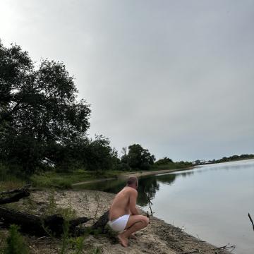 GuyGivesSex